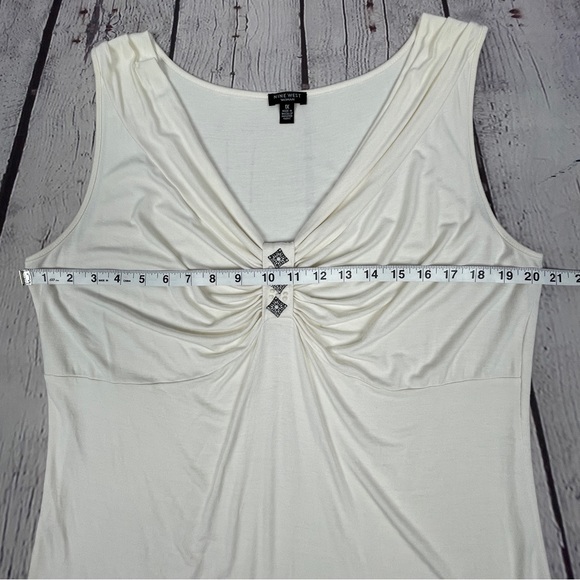 NINE WEST lightweight beige beaded embellished v-neck tank top, size 1X - Picture 10 of 12